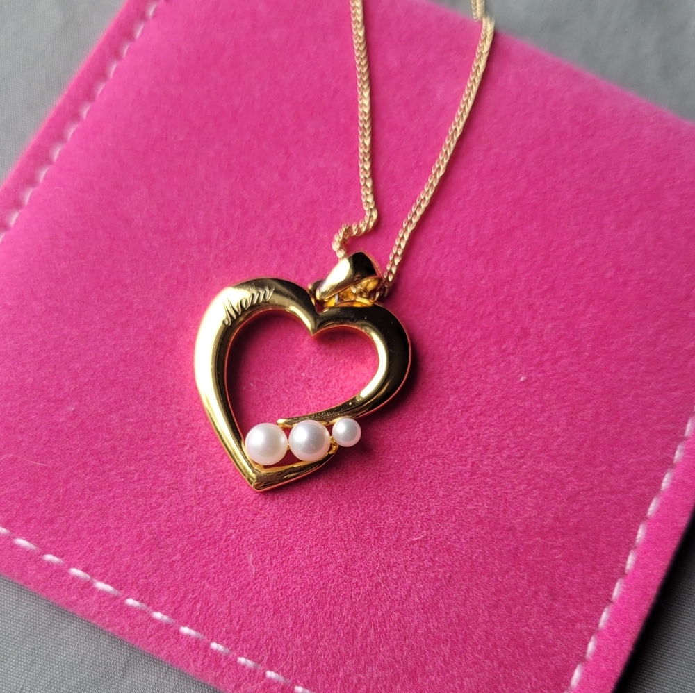 Mom Necklace - Picture 2 of 7